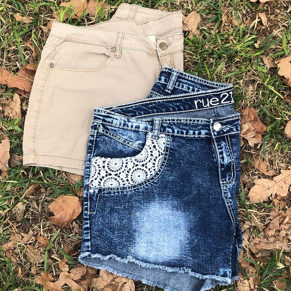 Super Cute 💕 2 pairs of Shorts